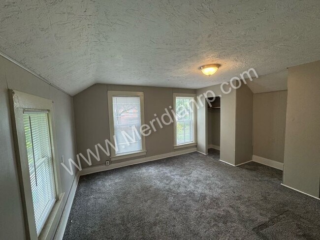 Building Photo - 721 3rd St