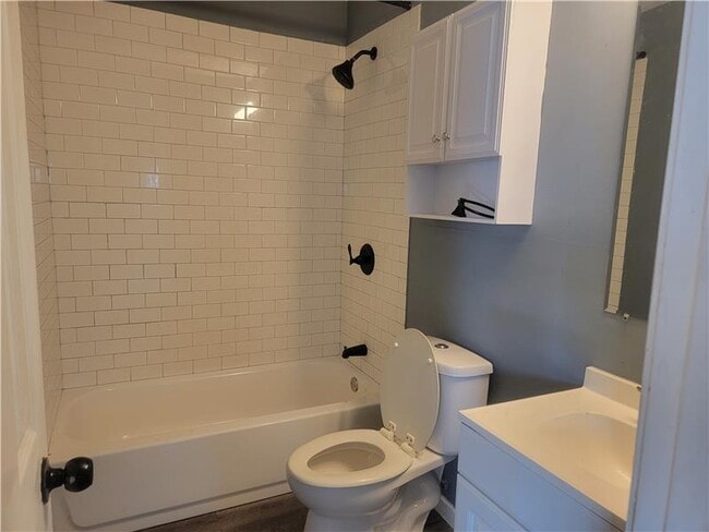 Building Photo - 3824 Brentwood Ct