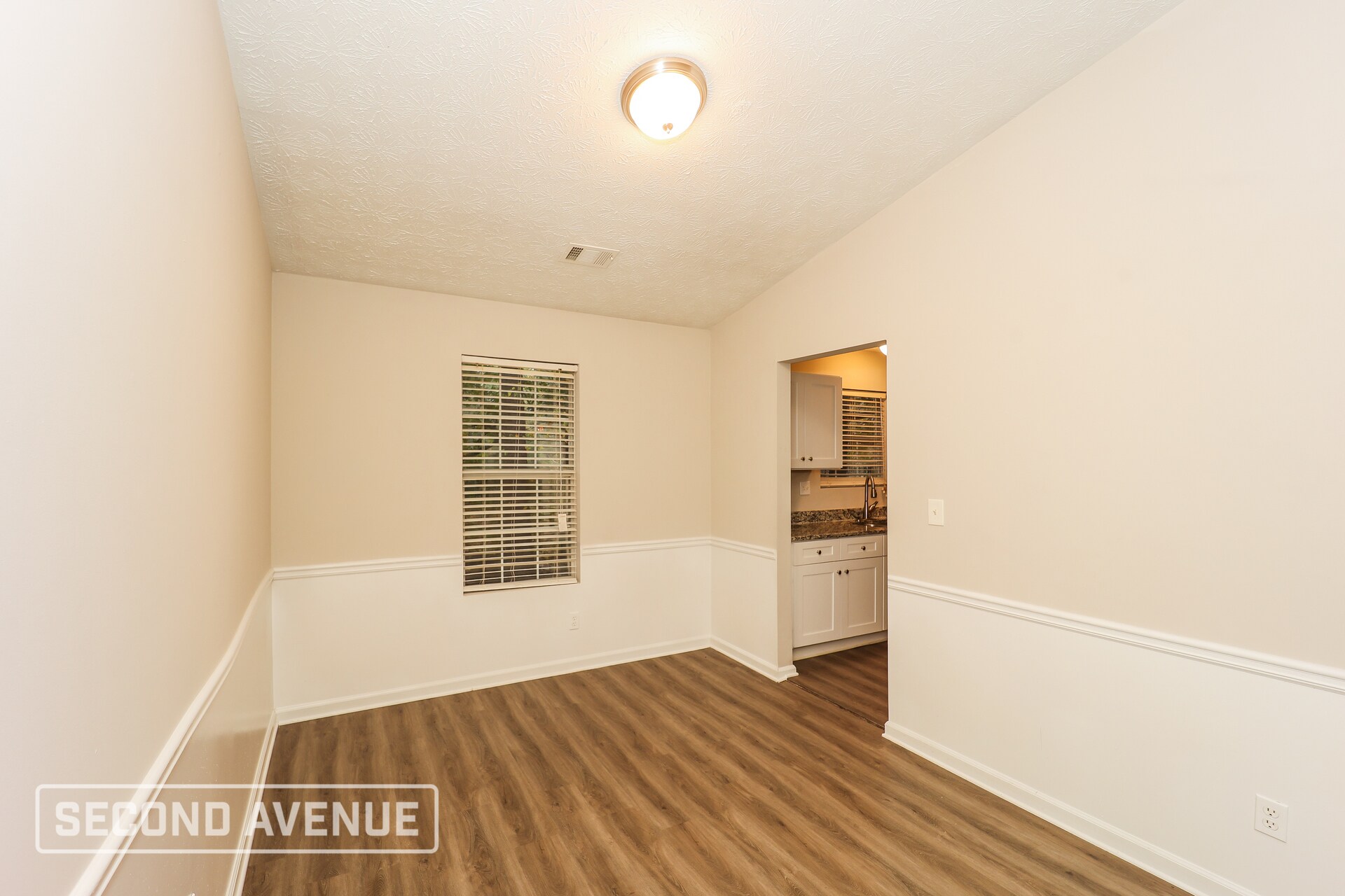 Building Photo - 6614 Rebecca Lou Ln