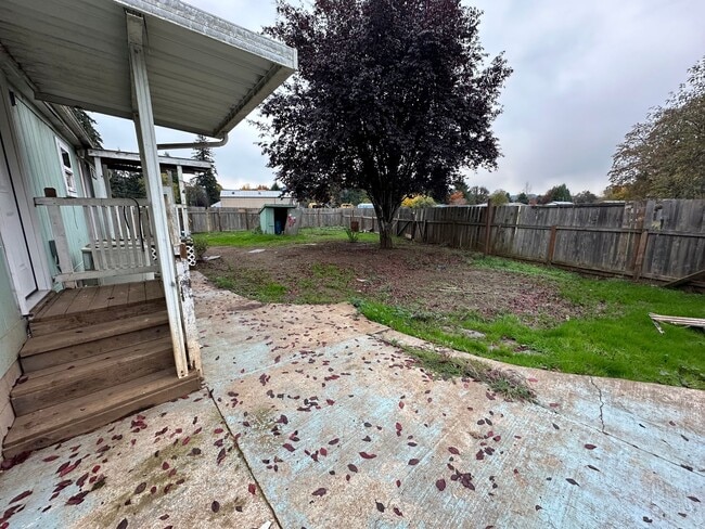 Building Photo - 3-bedroom 2 bath House