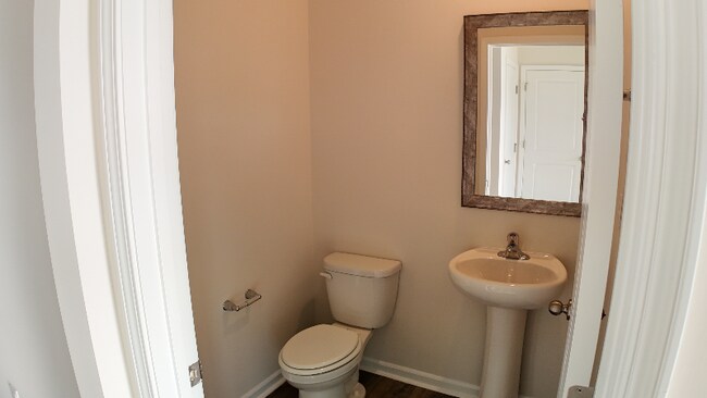 Building Photo - 969 Pineland Dr