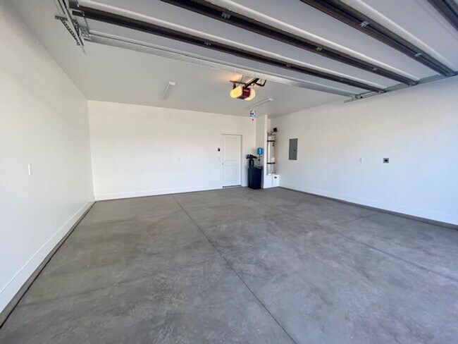 Building Photo - 2664 E Gray Birch Dr