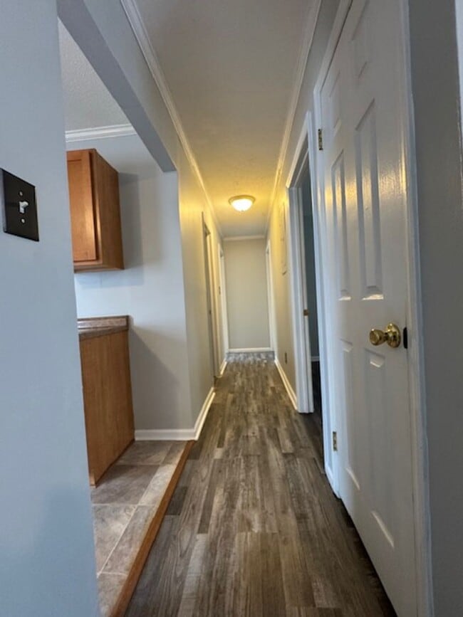 Building Photo - 112 Sandy Dr