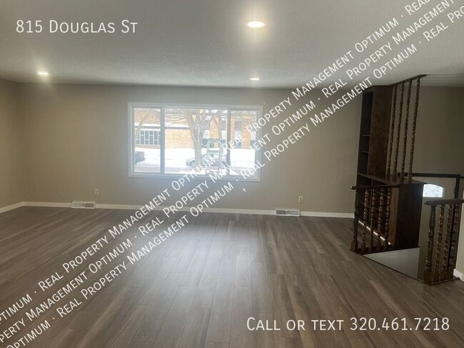 Building Photo - 815 Douglas St