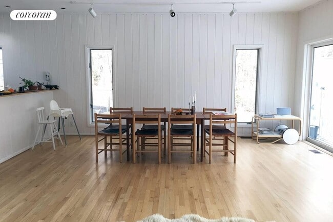 Building Photo - 115 Runnymeade Drive