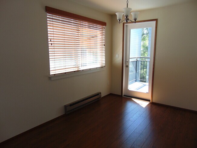 Building Photo - 707 N 130th St