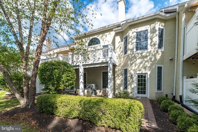 Building Photo - 5812 Hickory Hollow Ln