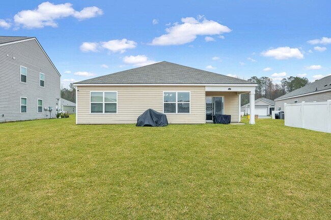 Building Photo - 4 Bed, 2 Bath Gem in Park West!