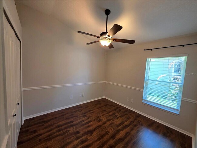 Building Photo - 806 Lesa Glen Pl