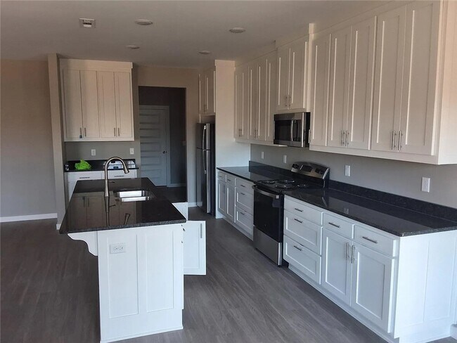 Building Photo - 5 Ila Ln