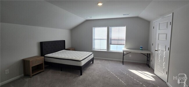 Building Photo - 730 Blue Moon Xing