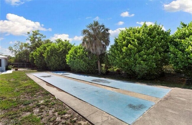 Building Photo - 2285 River Reach Dr