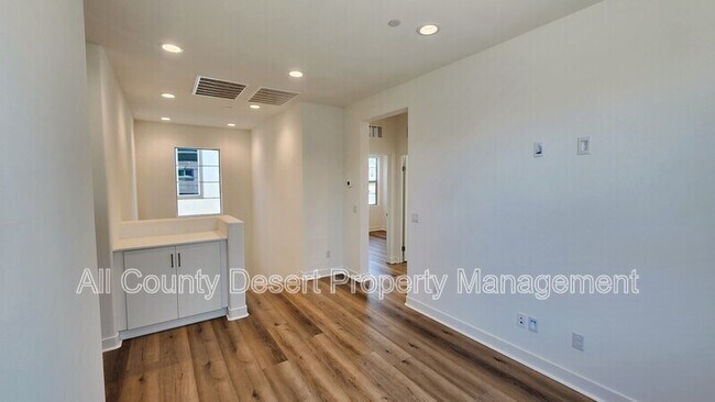 Building Photo - 35944 Randall Ln