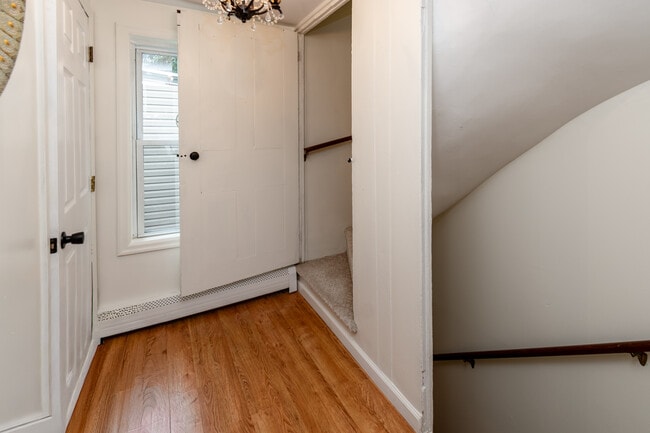 Building Photo - 76 Coryell St