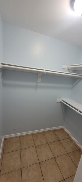 Closet - 1319 Nesmith St