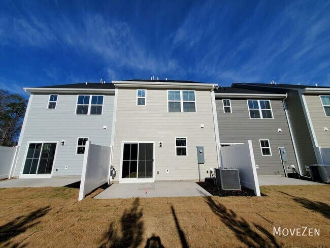 Building Photo - 208 Lograto Ln