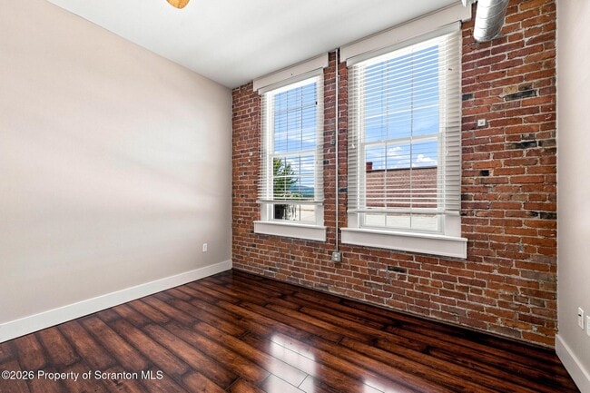 Building Photo - 831-831 Adams Ave