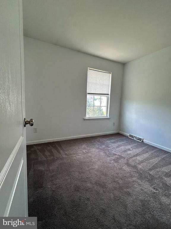Building Photo - 338 Northdown Dr