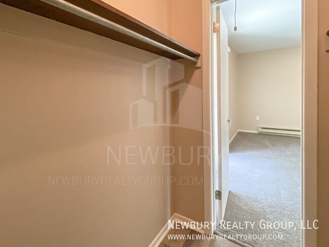 Building Photo - 19 Clearview Meadows