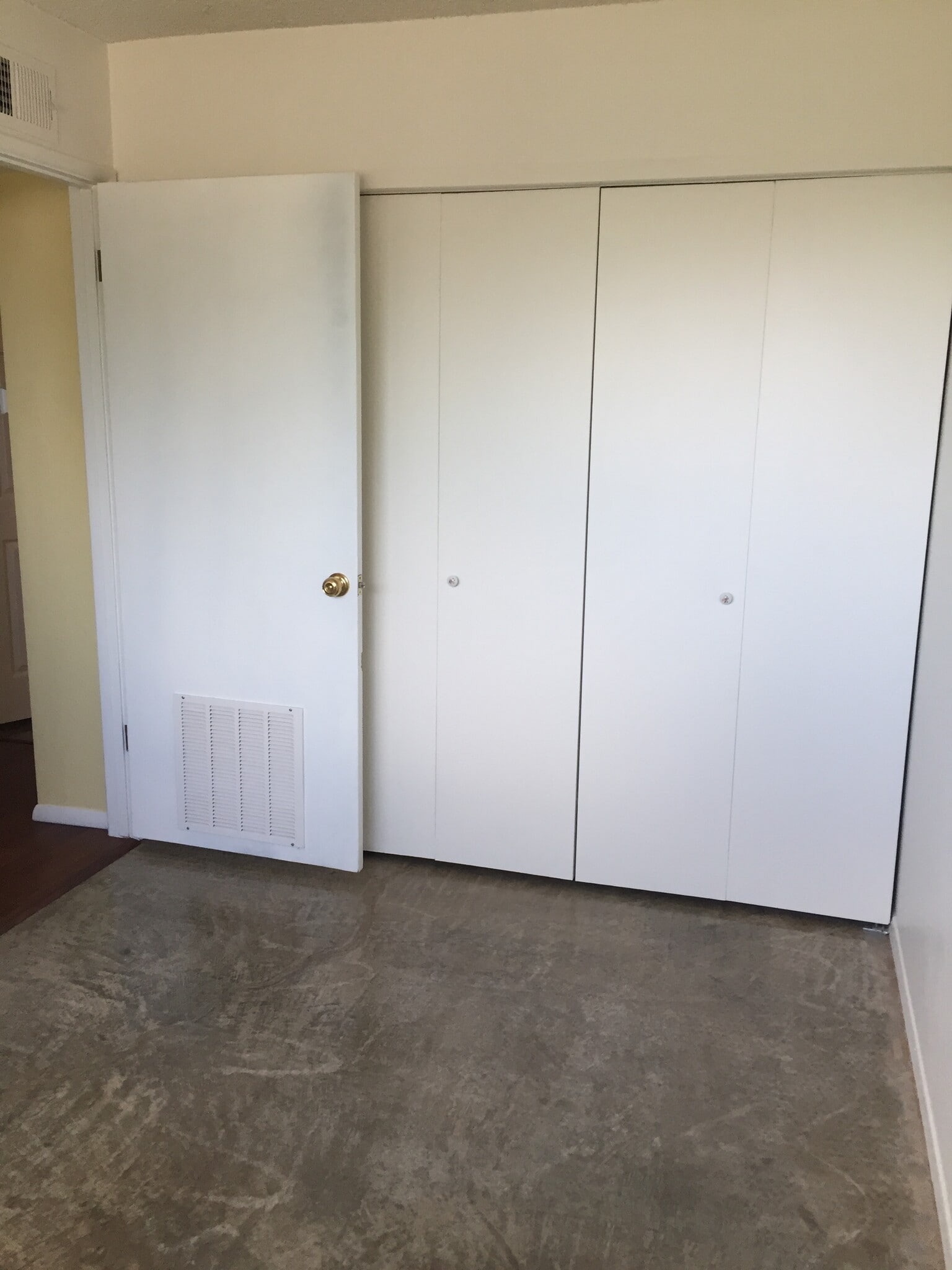 Building Photo - 1033 S 5th St