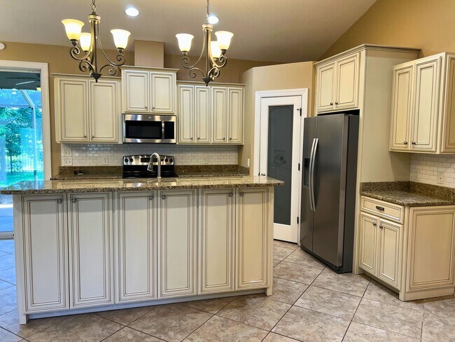 Building Photo - 4/2 with access to amenities, close to base!!