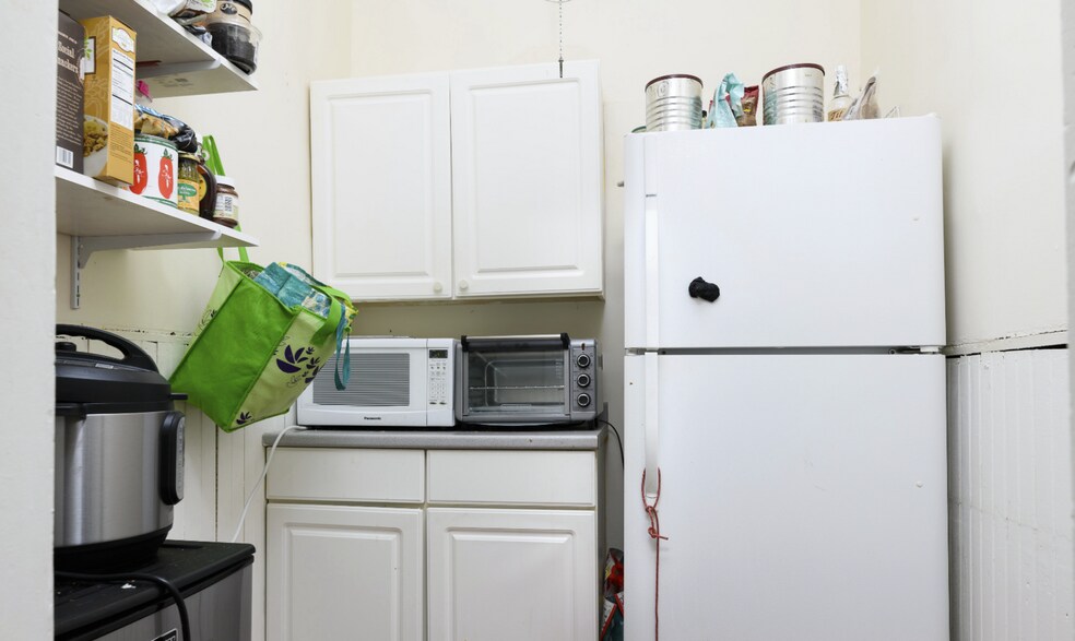 Building Photo - 10 Trowbridge St