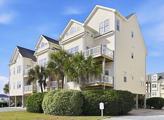 Building Photo - 5BR, 4BA Townhome - Pet Friendly with Beach Views *SEASONAL RENTAL*