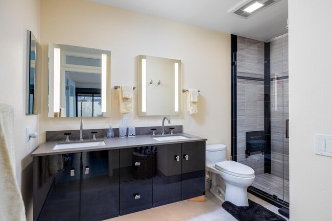 Building Photo - 1173 E Alejo Rd