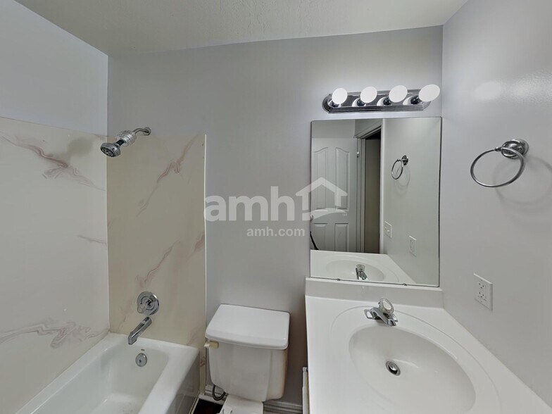 Building Photo - 1871 N 750 W