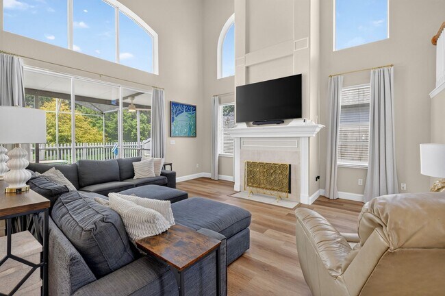 Building Photo - 353 Lake Amberleigh Dr