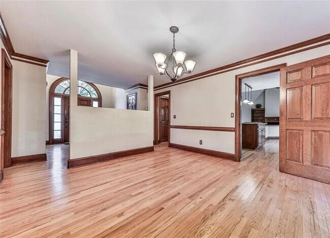 Building Photo - Spacious 5BR House in Snellville