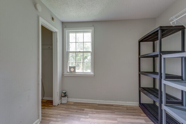 Building Photo - Charming 4BR/2BA Home in South Nashville –...