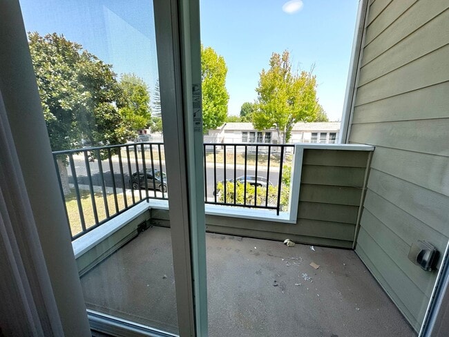 Building Photo - 8343 DUNBARTON - SHORT TERM LEASES AVAILABLE , NEWER*4 BD*3BA*TOWNHOME*PRIVATE YARD*WASHER/DRYER*