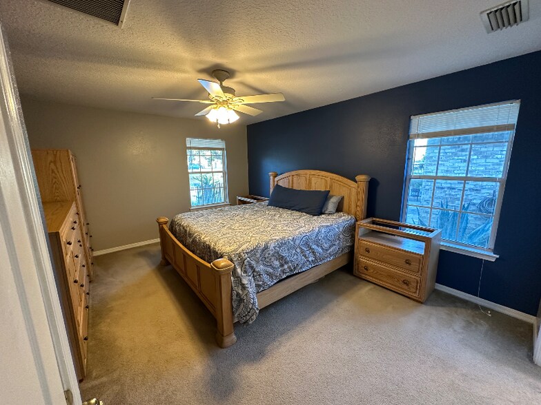 Building Photo - 6347 Ironside Dr S