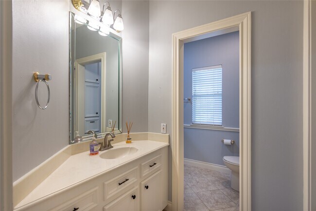 Building Photo - 60 Fairfield Dr