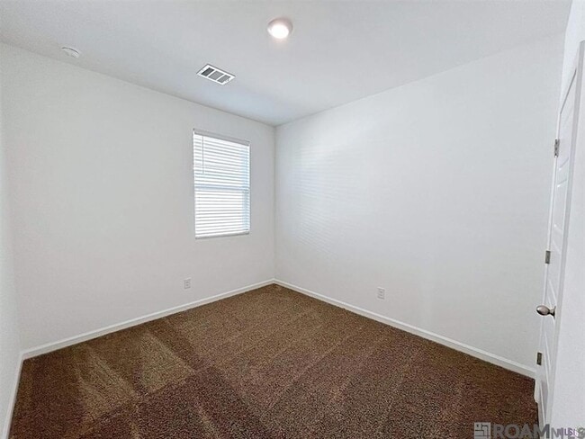 Building Photo - 1047 Drago Dr