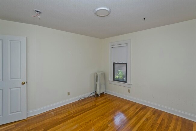 Building Photo - 57 Woods Ave