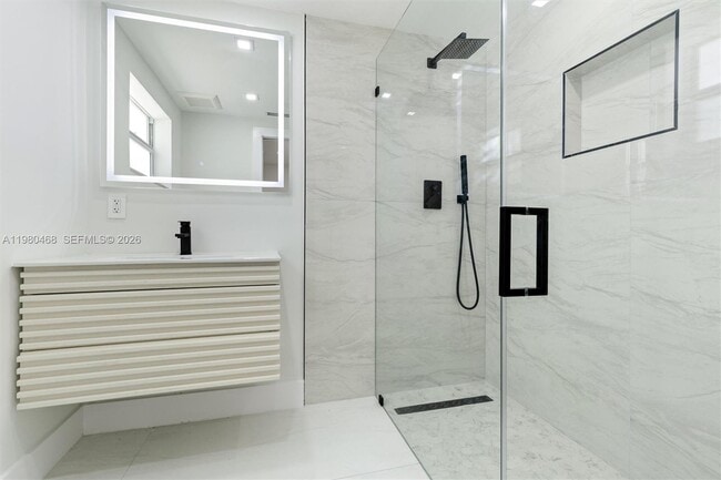 Building Photo - 1840 NE 199th St