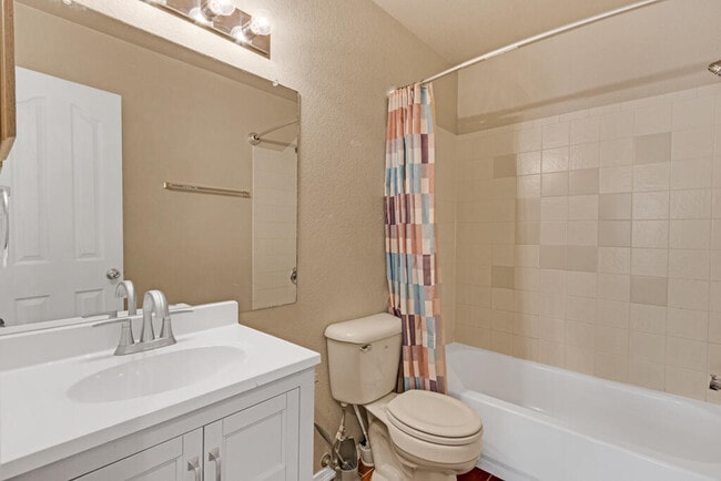 Building Photo - 440 Goldshire Pl