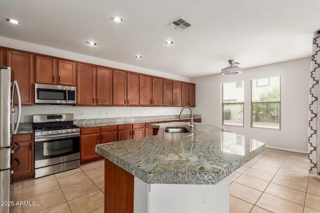 Building Photo - 4274 E Gleneagle Dr