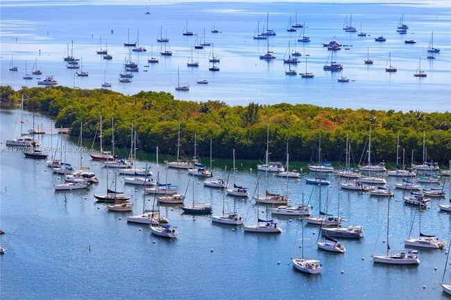 Building Photo - 2831 S Bayshore Dr