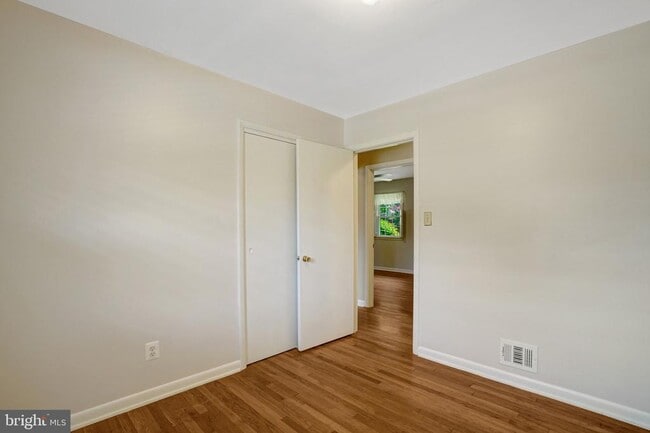 Building Photo - 821 N Latham St