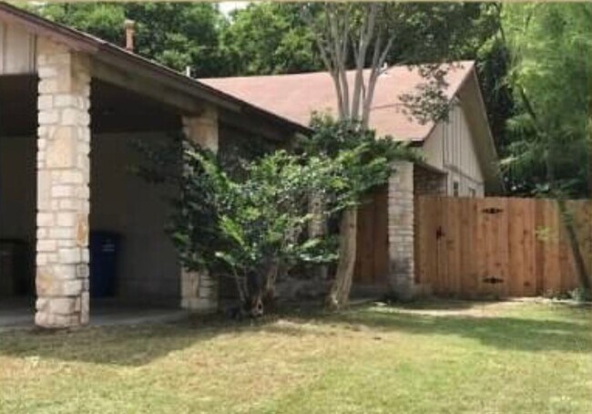 Building Photo - 806 Sirocco Dr