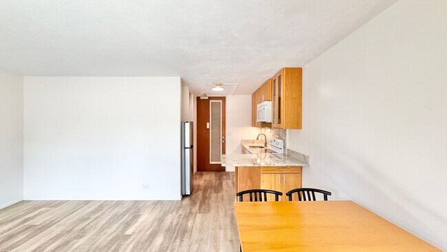 Building Photo - Queen Emma Gardens – Prince Tower | Studio | 1 Bath | 1 Assigned Parking