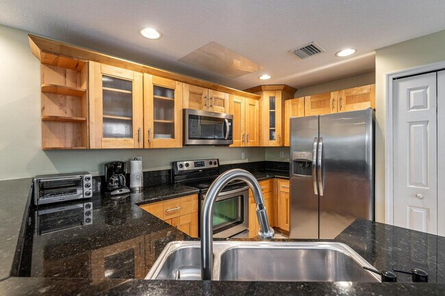 Building Photo - 1721 SW 23rd St