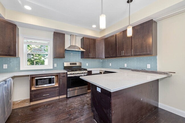 Building Photo - 70-72 Stanley Ave