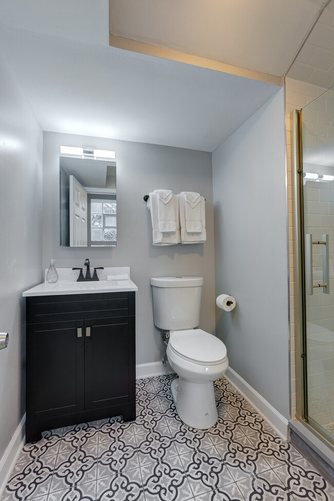 Building Photo - 1148 W Addison St