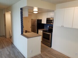 Building Photo - 421 S Howes St