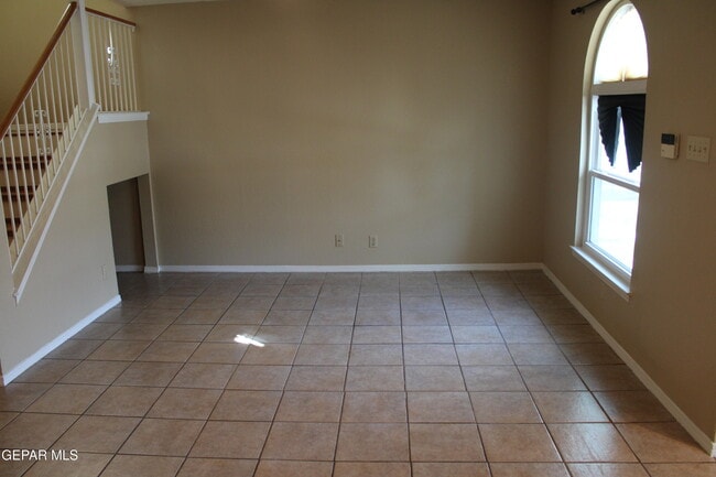Building Photo - 6832 Canyon View Ln