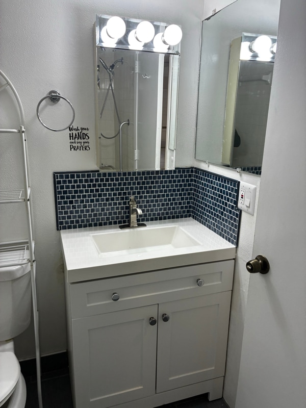 Building Photo - 5428 Larchmont Ct